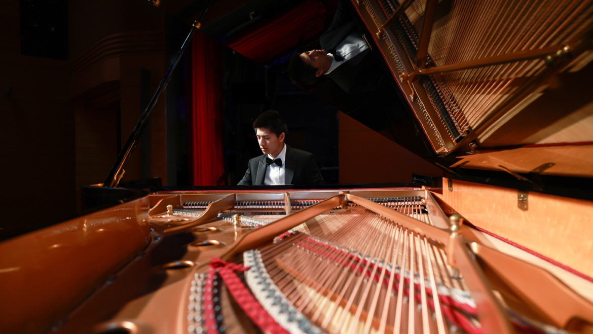 清华大学蒙民伟音乐厅上演 “与肖邦夜间漫步”——季恩显钢琴独奏音乐会