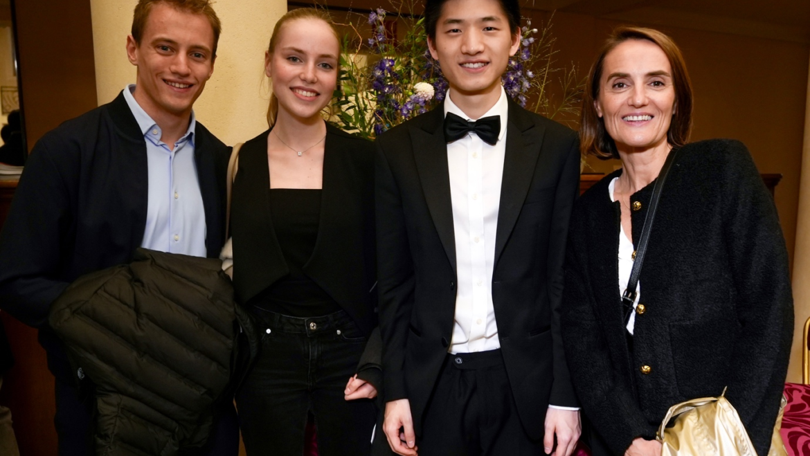 【Reprint】Le pianiste franco-américain Paul Ji a démontré ses qualités devant une salle comble au Théâtre des Champs Elysées le samedi 19 octobre
